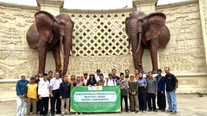 Solusi Organik Indonesia Dampingi Petani Jeruk dengan POC Khoshban